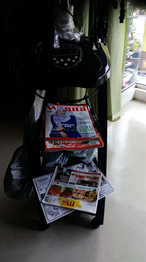 Maybe you would like to learn more about one of these? Hari hari yang ku lalui...: Kakak first visit to hair salon...