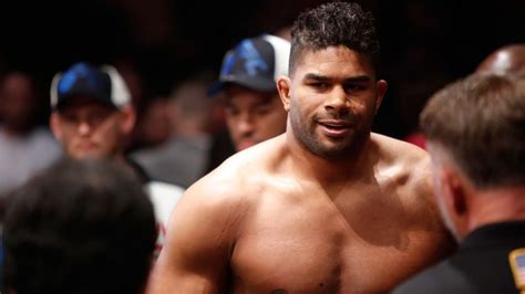 Бой за титул чемпиона ufc в тяжёлом весе. Оверим дал прогноз на бой Миочич — Нганну 2