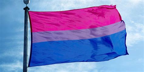 7 Signs That You Might Be Bisexual