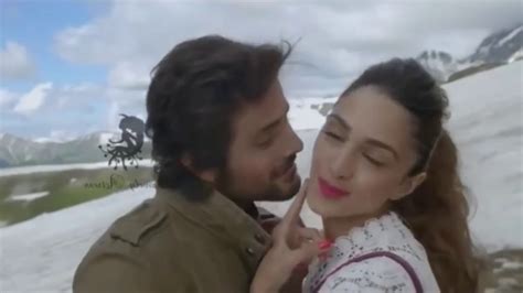 Bollywood Actress Kiara Advani Hot Lip Lock Scenes Indian Actress Hot Scenes Kiss Scenes