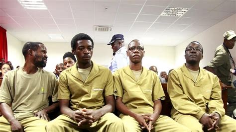 Julgamento De Activistas Angolanos Suspenso Até 25 De Janeiro