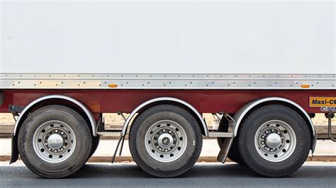 The Advantages Of Using Drop Trailers For Freight Shipping