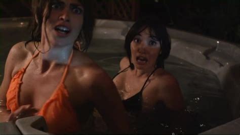 Sara Lane Et Aurelia Scheppers Des Filles Sexy En Bikini Jurassic Xhamster