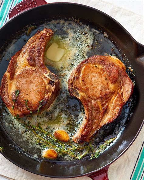 A great pork chop marinade that will make your pork extra juicy with a terrific savoury flavour and a gorgeous caramelised crust without overpowering the natural flavour of pork. How To Make Easy Pan-Fried Pork Chops | Recipe (With ...