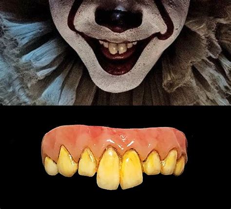 The Dancing Clown From Steven Kings It Pennywise Teeth Pennywise