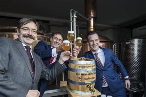 Theo bovens (maastricht, october 1959) has been the commissioner to the king (provincial governor) for the province of limburg since october 2011. Theo Bovens bijna bekendste commissaris van Nederland - De ...