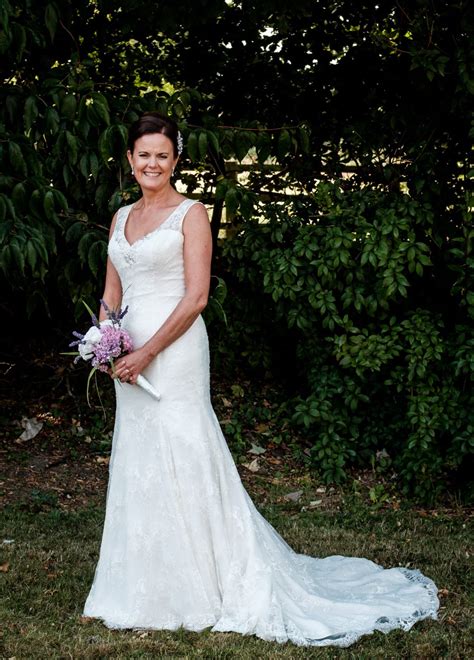Over 300 designers, all sizes & price points! White Rose Wedding Dress - Sell My Wedding Dress Online ...