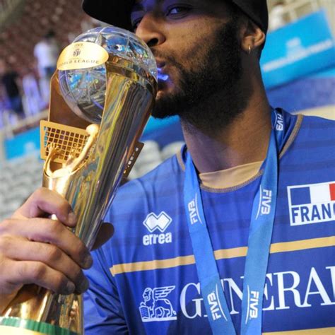 Voir plus d'idées sur le thème joueurs de volleyball, entraînements volley, volley. Qui a été élu MVP (meilleur joueur) du Final Six de volley ...