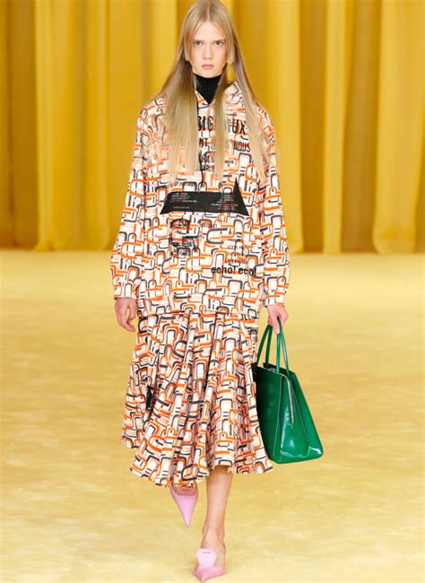 Collection printemps/été 2021 à partir du 25 mars 2021. Défilé Prada - Printemps/été 2021 - Tendances de Mode