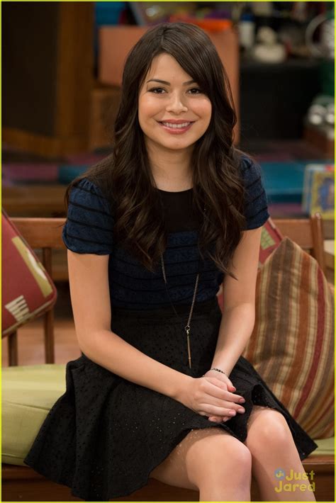 Miranda Cosgrove Busts A Thief On ICarly Photo Photo Gallery Just Jared Jr
