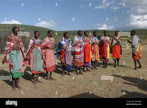 Women From Masai Mara Tribe Warriors Kenya Africa Stock Photo Alamy