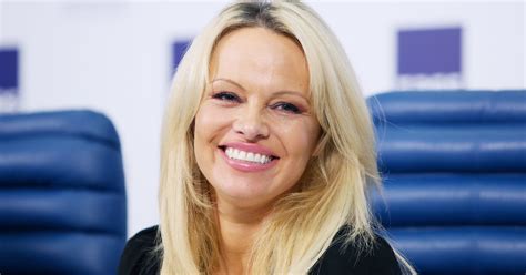 Pamela Anderson Shuts Down Ageism With 5 Perfect Words Huffpost