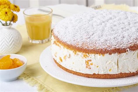 Hab den teig in die springform gegossen und den fertigen boden soll ich jetzt halbieren. Fruchtige Käse-Sahne-Torte - Rezept von Backen.de
