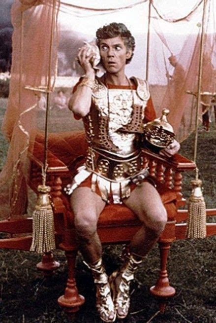 Malcolm Mcdowell As Emperor Caligula In Caligula Dir Tinto Brass Caligula Pelicula Fotos