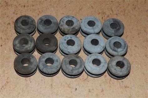 Soft Rubber Split Grommets For Easy Insertion 516 Hole 15 Each 156h