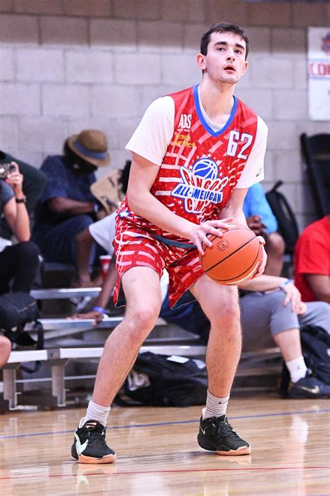 Why did basketball recruit Alex Karaban choose UConn? ‘They felt like