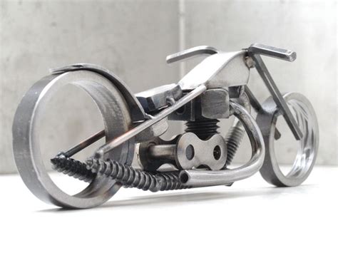 Have to hand it to these guys, i don't see those things in piles of scrap. Bike 135 scrap metal art sculpture | Scrap metal art and ...