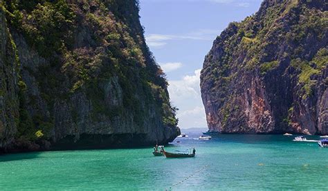 Visiting Ko Phi Phi The Most Overrated Island In Thailand