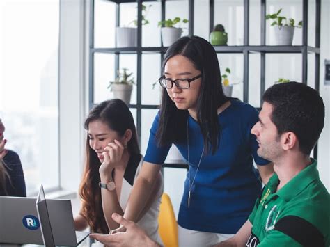 7 Management Styles For Effective Leadership