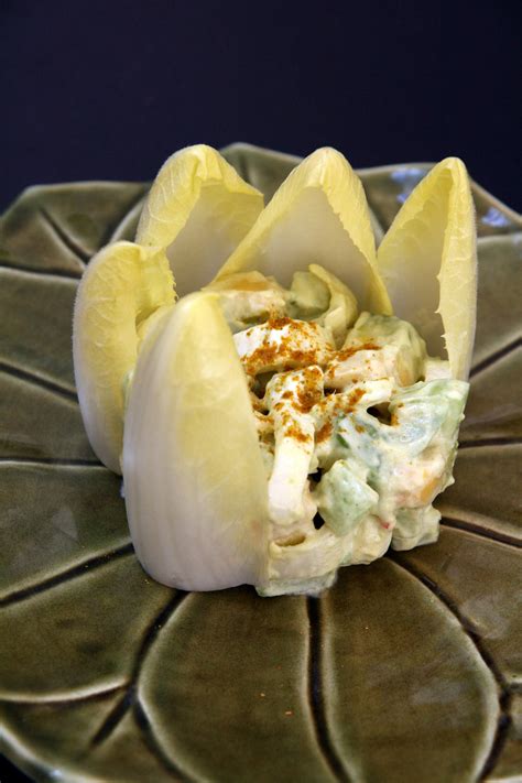 Vous cherchez des recettes pour entrée légère ? Salade d'hiver : avocat, concombre, endive, sauce légère ...