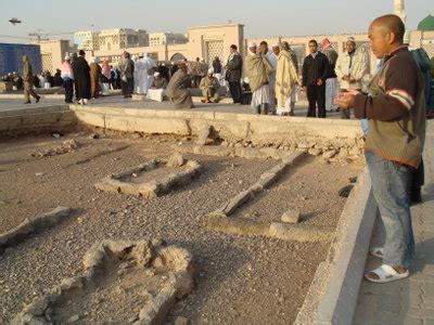 Disini diceritakan sedikit mengenai hassan al banna dan keturunan beliau: ABDUL HAMID MUDJIB HAMID BERSHOLAWAT 'ALA SAYYIDYبـصيغ ...