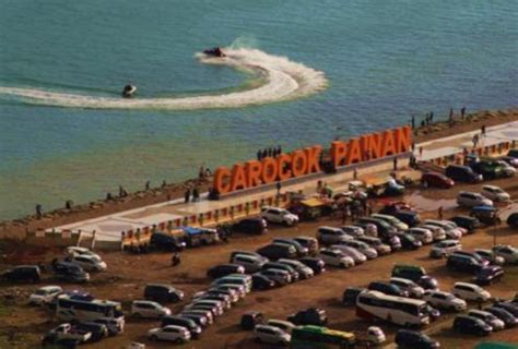 Check spelling or type a new query. Pemandangan Pantai Carocok dari Udara