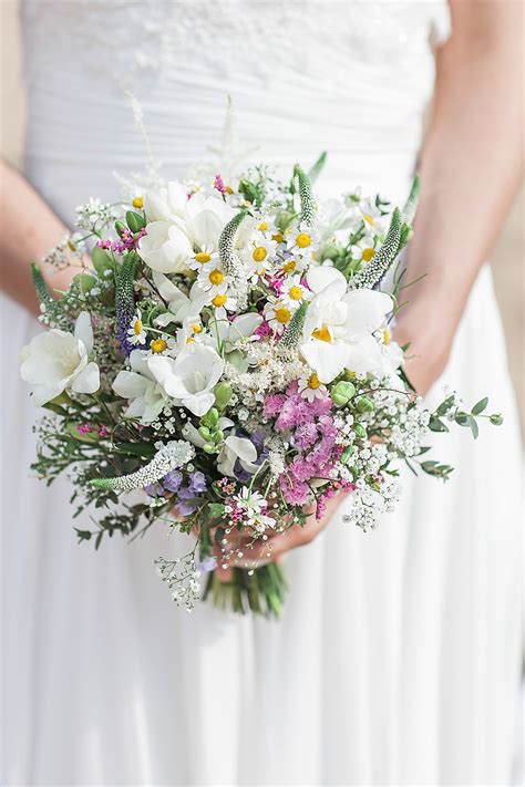 Aug 21, 2020 · schick für die brautmutter sind zum beispiel lindgrün und flieder. Destination Hochzeit in Spanien | Hochzeitsblog The Little ...