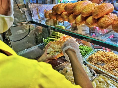 Tại Sao Là Bánh Mì Chim Chạy ‘độc Lạ ở Tp Hcm Chị Chủ Bỏ Văn Phòng ‘sống Chết’ ăn 3 ổ Ngày