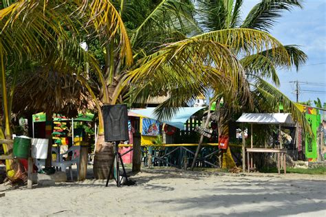 Nativo beach — es fiesta y jolgorio musical en la cual confluyen diferentes ritmos afros de colombia y el mundo. The complete guide to Capurganá, Sapzurro, La Miel and ...