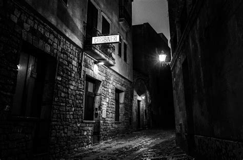 25 Dark City Alleyway At Night 227493 Apictnyohxrps