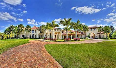 Keep reading to learn more about each unit of measure. 18,000 Sq. Ft. Florida Compound Lists with $1-Million ...