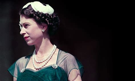 A rainha elizabeth e o príncipe philip se conheceram quando ainda era crianças, em 1934. Rainha Elizabeth II comemorou 88 anos com nova fotografia ...