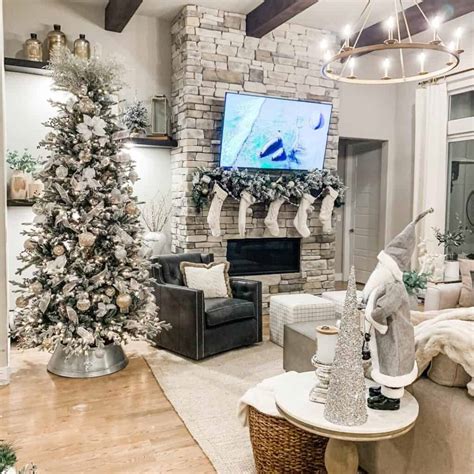 Winter Wonderland Living Room With Christmas Tree Soul And Lane