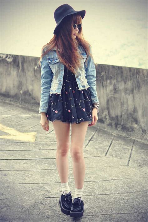 28 Grunge Ways To Wear Denim Jackets Punk Outfits Fashion Young Mom