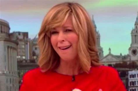 Good Morning Britain Kate Garraway Gets Very Hands On With Guest