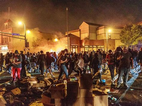 Photos: Violent protests in Minneapolis over the police ...