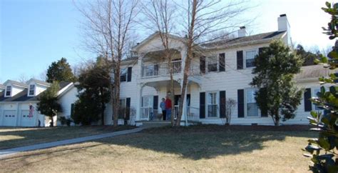 Documents shed light on investigation of reality tv family. Green Green Grass of Curley Putnam's Home - Wilson Living ...