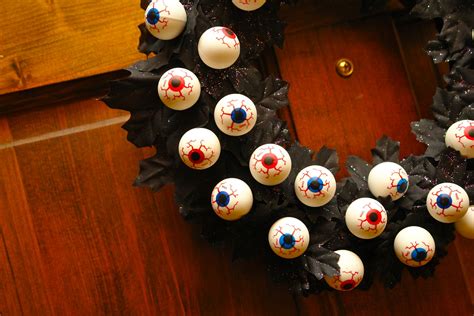 Booturtles Show And Tell Halloween Eyeball Wreath