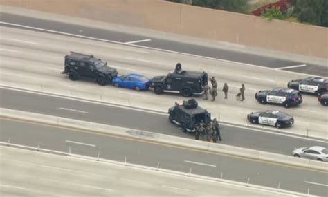 LIVE: Armed Suspect Standoff Shuts Down 91 Freeway in Anaheim | Tac