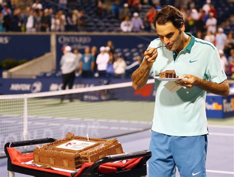 Rogers Cup Federer Celebrates Birthday With Win Williams Sisters To