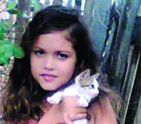 Menina De 11 Anos é Encontrada Em Morta Em Matagal Com Corpo Carbonizado Blog Da Riquinha