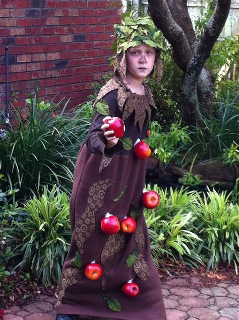 Surface texture is an integral part of creating exciting costumes with elements that read across the physical distance. Wizard of Oz apple tree. | Tree halloween costume, Tree costume, Wizard of oz
