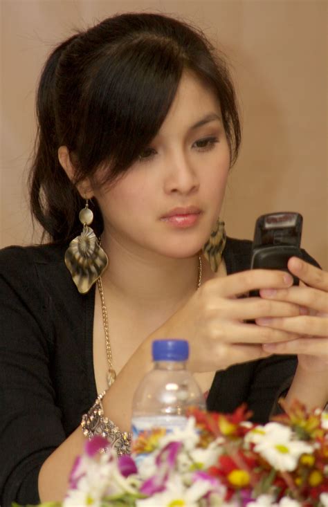 Foto Profil Sandra Dewi Kata Kata Cinta Mutiara