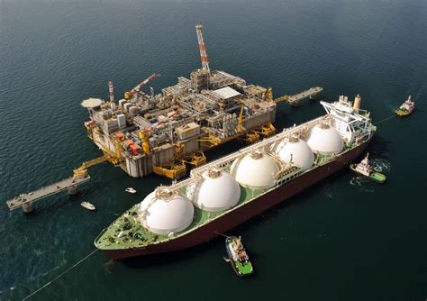 Qatar Reports 104 Billion Contract Awards Amid Massive Gas Expansion