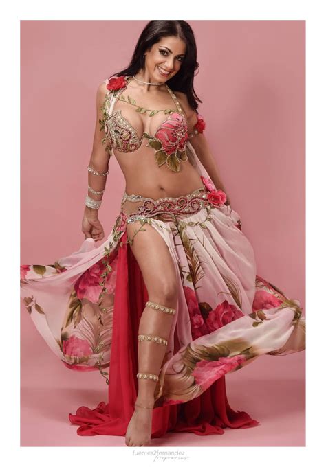 Saida En Rayzel Más Belly Dance Outfit Belly Dance Costumes Dance