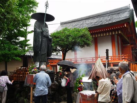 度々行きたい旅。 京都観光：世界遺産東寺 「弘法さん」に行きました