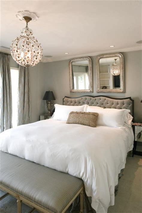 30 Adorable Master Bedroom Chandelier Design Ideas 41