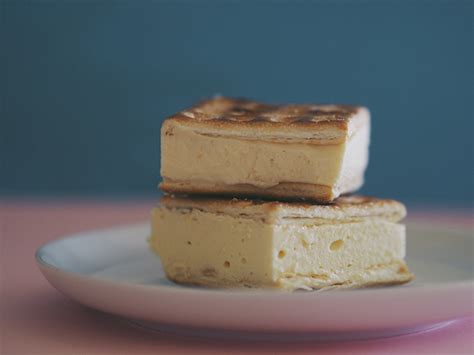 It does slice more easily when cool, but tastes better when the slices are closer to room temperature. No-bake Lattice Cheesecake Slice Recipe