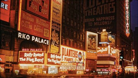 17 Incredible Color Photos Show Times Square The