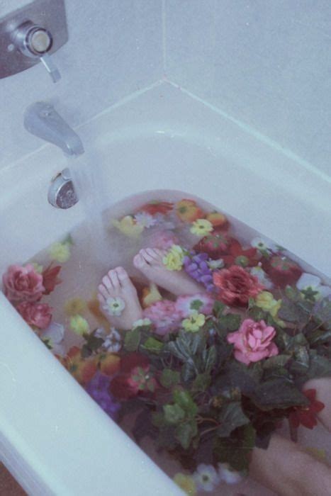 Flower Power Bath Frida Art Its A Good Life Flower Bath Bath